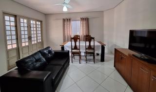 SOBRADO - 5 quartos - 4 banheiros - 4 vagas de garagem - 9