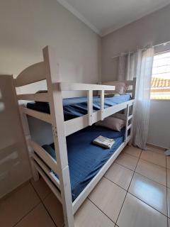 SOBRADO - 5 quartos - 4 banheiros - 4 vagas de garagem - 6