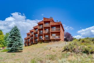 Walk to Angel Fire Resort Getaway with Balcony - 0