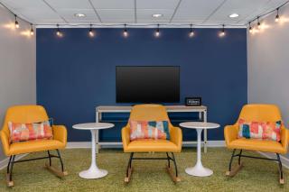 Spark by Hilton Savannah Midtown - 7