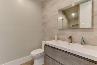 Luxury Modern 4 Bedroom 4 Bathroom Home with Rooftop Deck #6 - 5