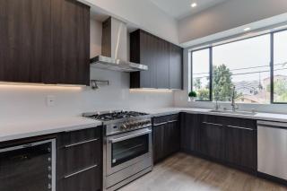 Luxury Modern 4 Bedroom 4 Bathroom Home with Rooftop Deck #6 - 2