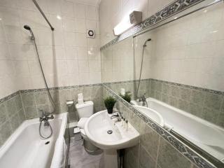 Beautiful Family Apartment On Edgware road - 9