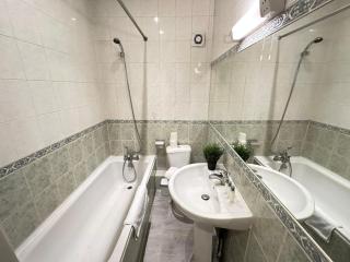 Beautiful Family Apartment On Edgware road - 2