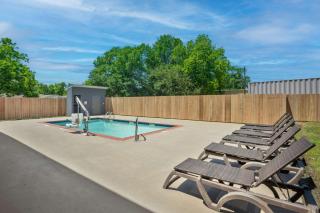 Spark By Hilton Mansfield - 3