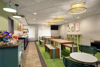 Spark by Hilton Woburn Boston - 3