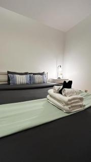 Spacious Family Room with Shared Washroom - 1
