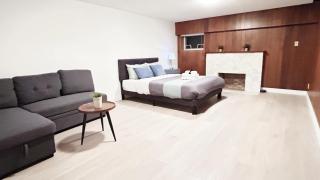 Private Room with Shared Washroom in Homestay - 4