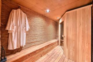 Vista De Lago Retreat Luxury Mansion with Pool and Theater - 7