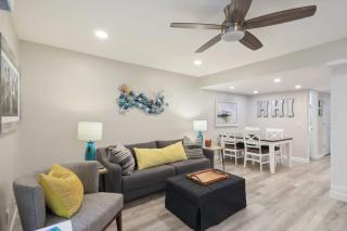 Coligny Beach Getaway Villa Private Courtyards - Hilton Head Island - 6