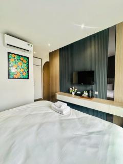 Luxury Hotel - Sunset Town - 4