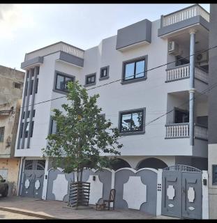 Executive King-Size Bed Room Saloon In Akpakpa Cotonou Benin - 8