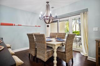 Heart of Sea Pines Coastal Villa Getaway - 5