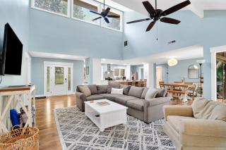 Pet-Friendly Palmetto Dunes House Walk to Beach & Golf - 0