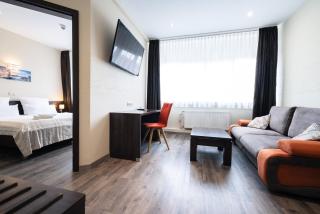 home Hotel - 0