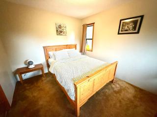 Eagles Nest - epic blufftop cabin Squamish - 6
