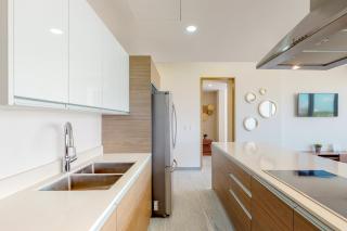 Riva Puerto Cancun # 207, Halibut - 4