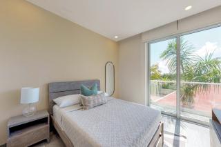 Riva Puerto Cancun # 207, Halibut - 2