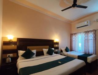 Geetanjali Palace Hotel & Restaurant - 2