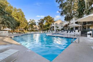 Hilton Head Escape 3BR Villa with Pool View Near Beach & Coligny - Hilton Head Island - 8