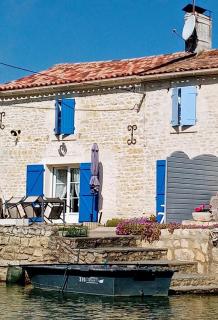 -- Charmant Gîte au Calme -- "La Maison de La Taillée aux Volets Bleus" - Bord de Rivière - Pêche - Marais Poitevin - Vendée - La Taillée - 0