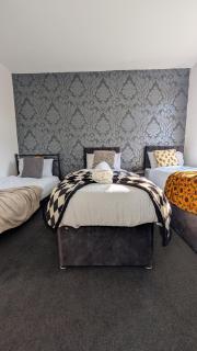 Homely Long Stay, Breakfast, Games and Projector - Leicester - 5