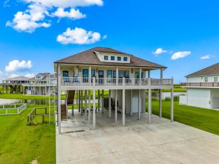 Casa De Beachhouse Coastal Oasis Gulf Views, Spacious Deck, Board Games, Fireplace & Outdoor Grill - 4
