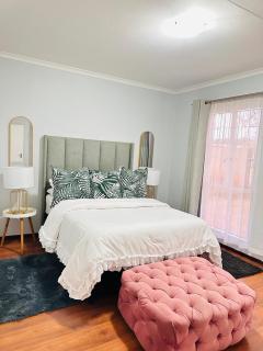 Fully Furnished 3 bedroom apartment rental - 9
