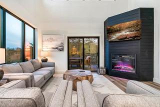 Peaceful Getaway Luxe Cabin w Private Pool - 8