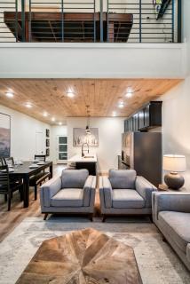Peaceful Getaway Luxe Cabin w Private Pool - 2