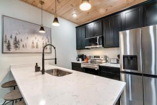 Peaceful Getaway Luxe Cabin w Private Pool - Sevierville - 1