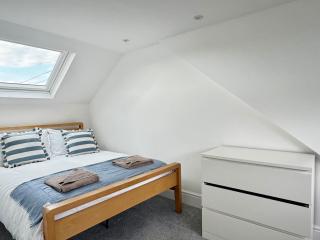 Spacious 5 Bed Exeter Home City & Hospital Access - 1