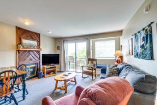 Indoor and Outdoor Pool Access! Condo 3 Mi to GSMNP - 4