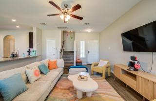 Cozy 4b family home, video games, patio projector - 3