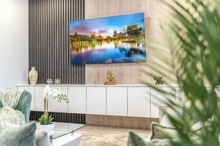 Luxury 6BR Villa | Prime Location, Pool & Cinema - 4