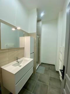 Numéro Vert - City Center - Spacious - Elegant - WiFi - 7