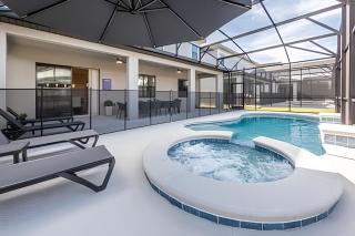 Luxury 6BR Villa | Prime Location, Pool & Cinema - Orlando - 2