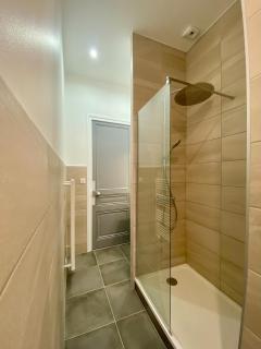 Numéro Vert - City Center - Spacious - Elegant - WiFi - 6