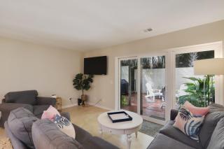 Spacious Villa Walk to Coligny Beach - Hilton Head Island - 0