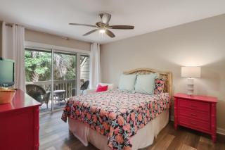 Spacious Villa Walk to Coligny Beach - Hilton Head Island - 1