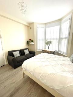 Stunning Studio Set In The Heart Of Fulham - 8