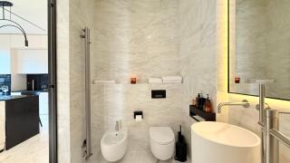 Urban Elegance Apartment - 3