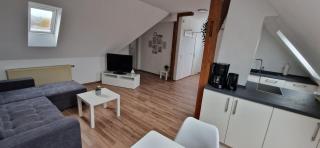 Schöne DG Ferienwohnung - 1