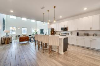 Game Room and Community Perks Davenport Home! - 2