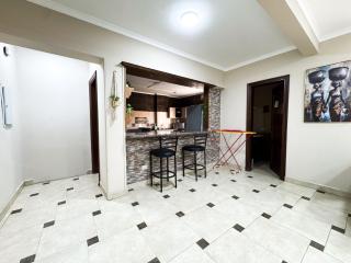 Spacious Modern 2BR Apartment in Maadi - 2