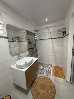 Bas de villa à découvrir - 1