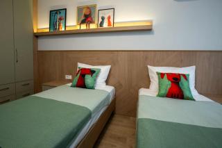 TRINAVIS In Blue-Boutique Apartment, OWN PRIVATE PARKING, City Center, Entire Apartment - 2