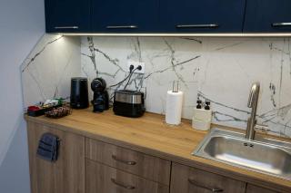 TRINAVIS In Blue-Boutique Apartment, OWN PRIVATE PARKING, City Center, Entire Apartment - 1