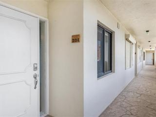 Riviera Club 204 - 6
