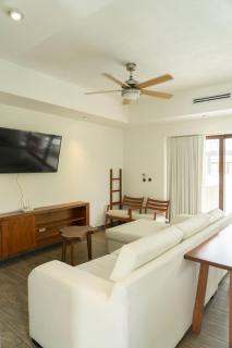 Luxury Villa with Direct Pool Entry - 5